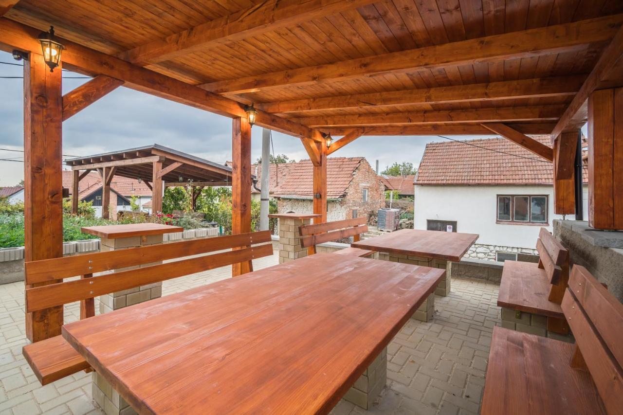 Vinoza - Ubytovani A Vinny Sklep Velke Bilovice Rulandova ภายนอก รูปภาพ