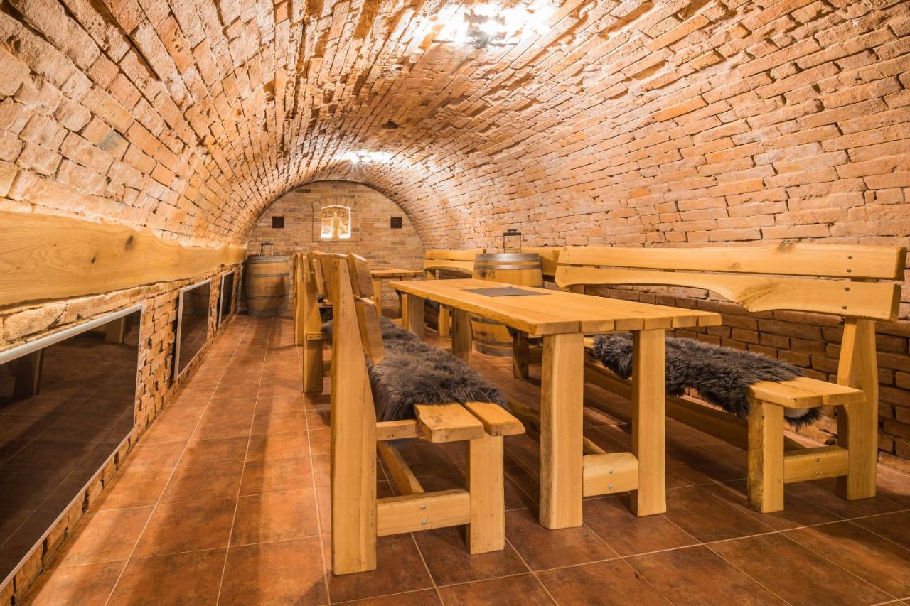 Vinoza - Ubytovani A Vinny Sklep Velke Bilovice Rulandova ภายนอก รูปภาพ