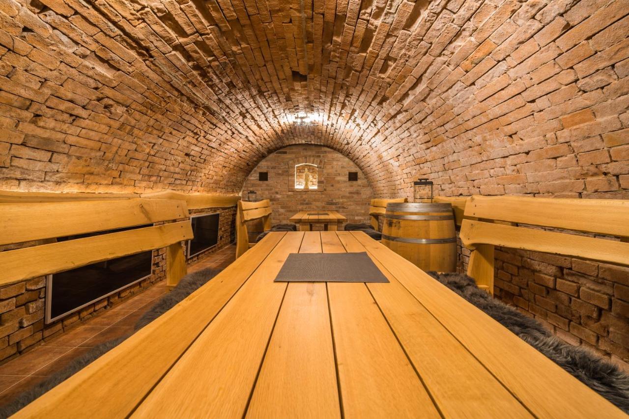Vinoza - Ubytovani A Vinny Sklep Velke Bilovice Rulandova ภายนอก รูปภาพ